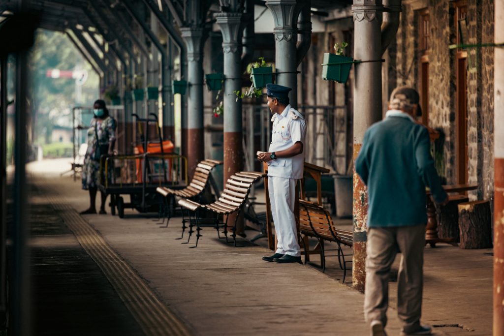 travel by train sri lanka