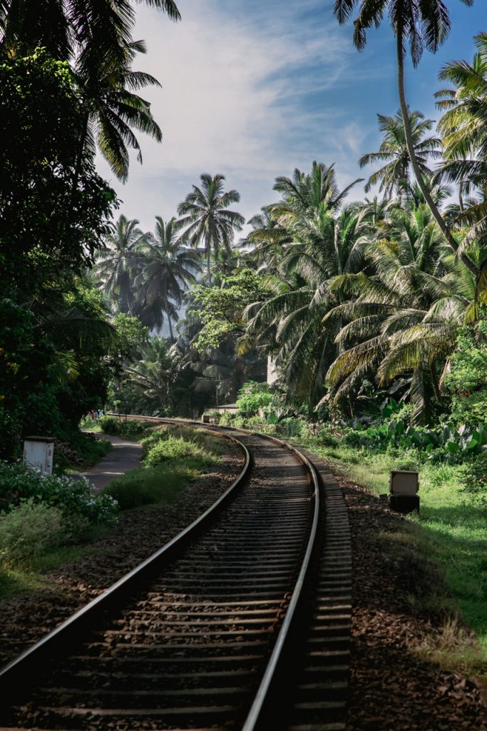 travel by train sri lanka