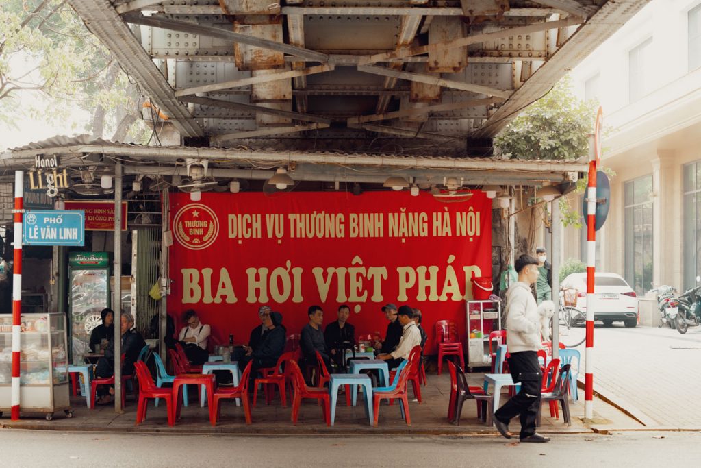Beer bar under train street in Hanoi